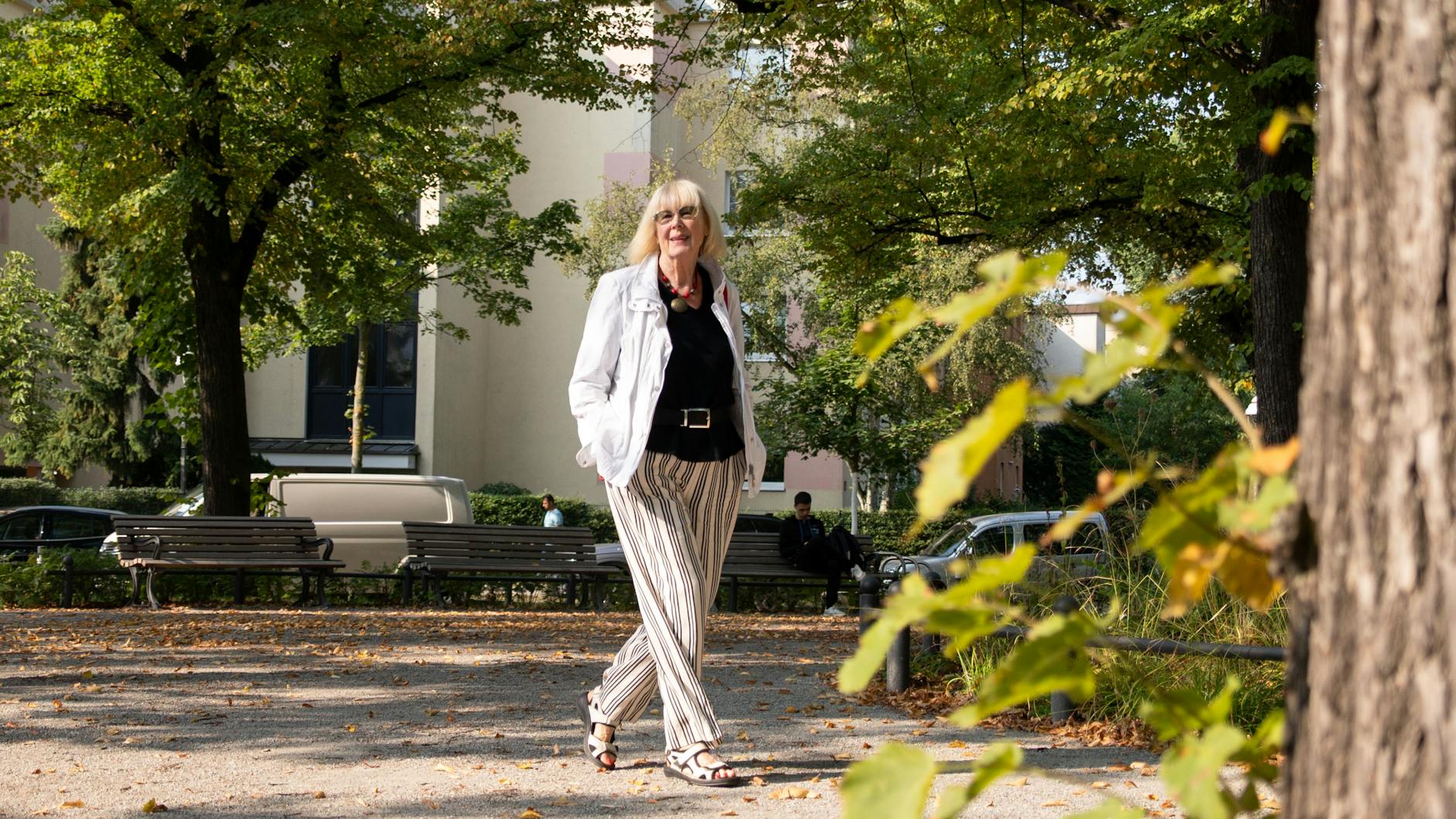 Autorin Monika Heintze (86): Beim Gehen kann man die Erzählung gut weiterdenken.