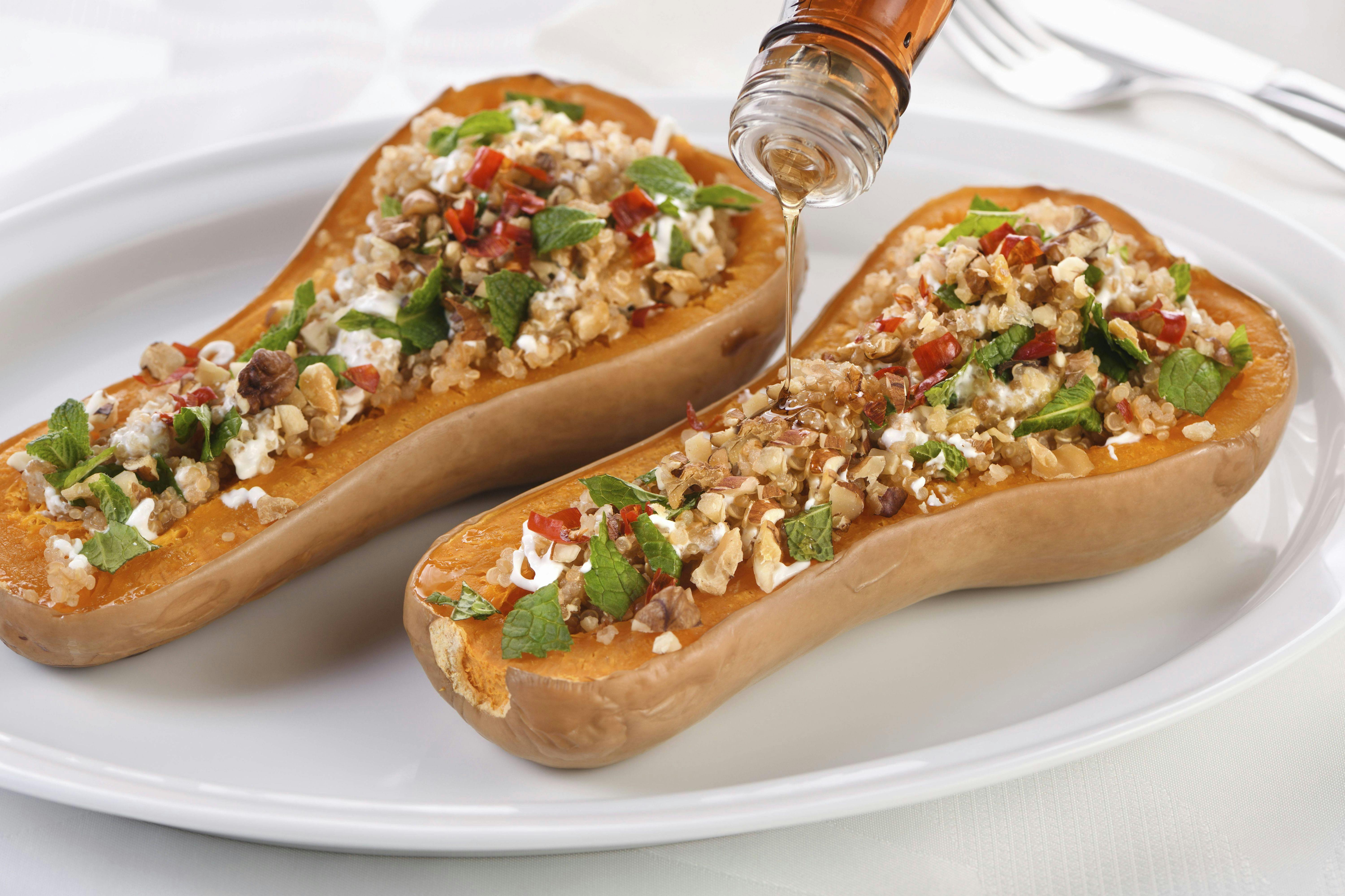 Rezept für Butternut-Kürbis gefüllt mit Hackfleisch und Feta