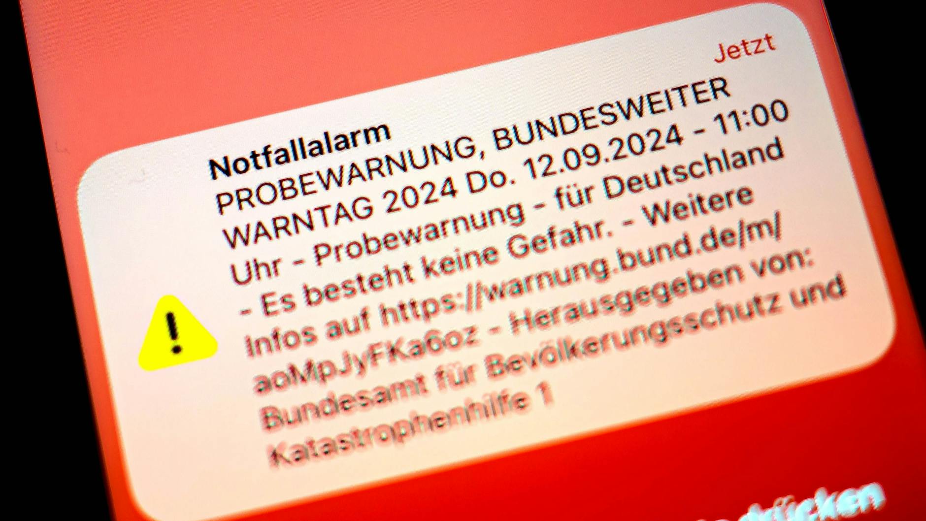Die Berliner werden nicht nur über die Sirenen, sondern auch über Warn-Apps, im Radio und im Fernsehen gewarnt.