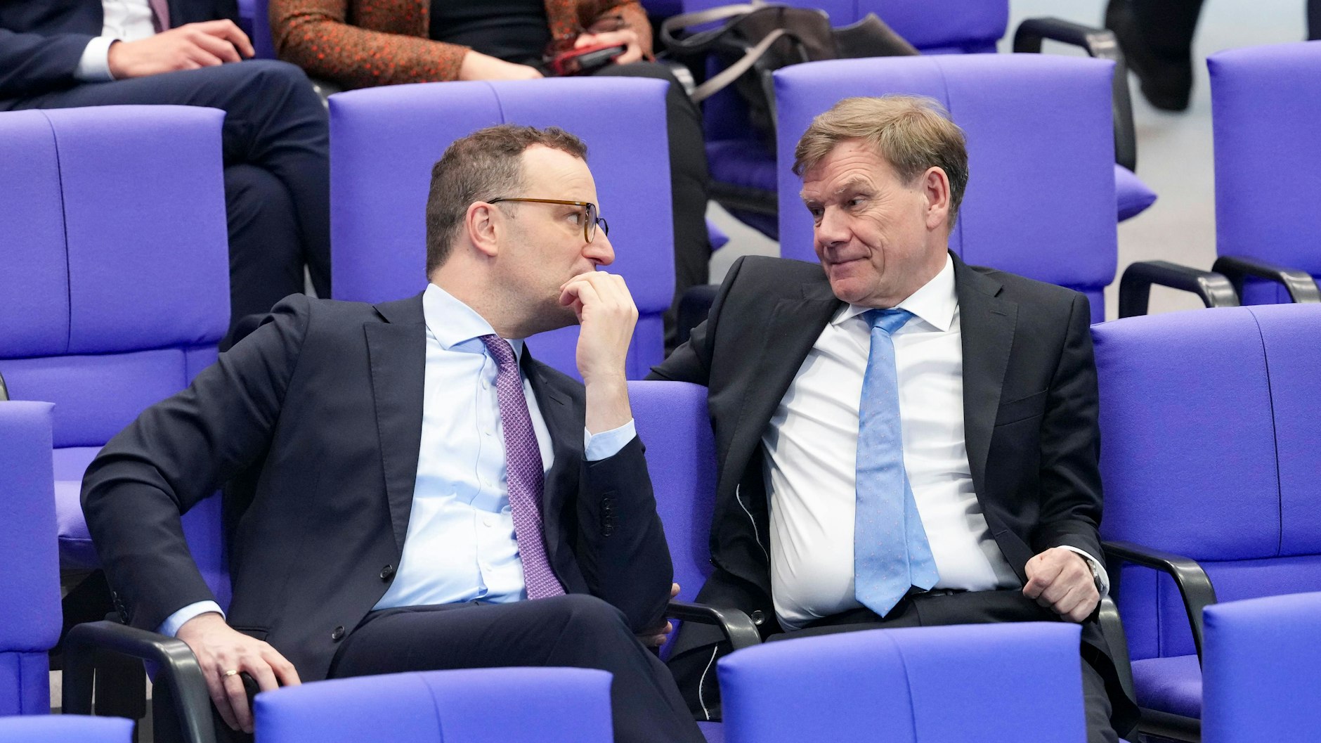 Vom Datenklau genauso betroffen waren Union-Fraktionschef Jens Spahn (l.) und Außenminister Johann Wadephul.