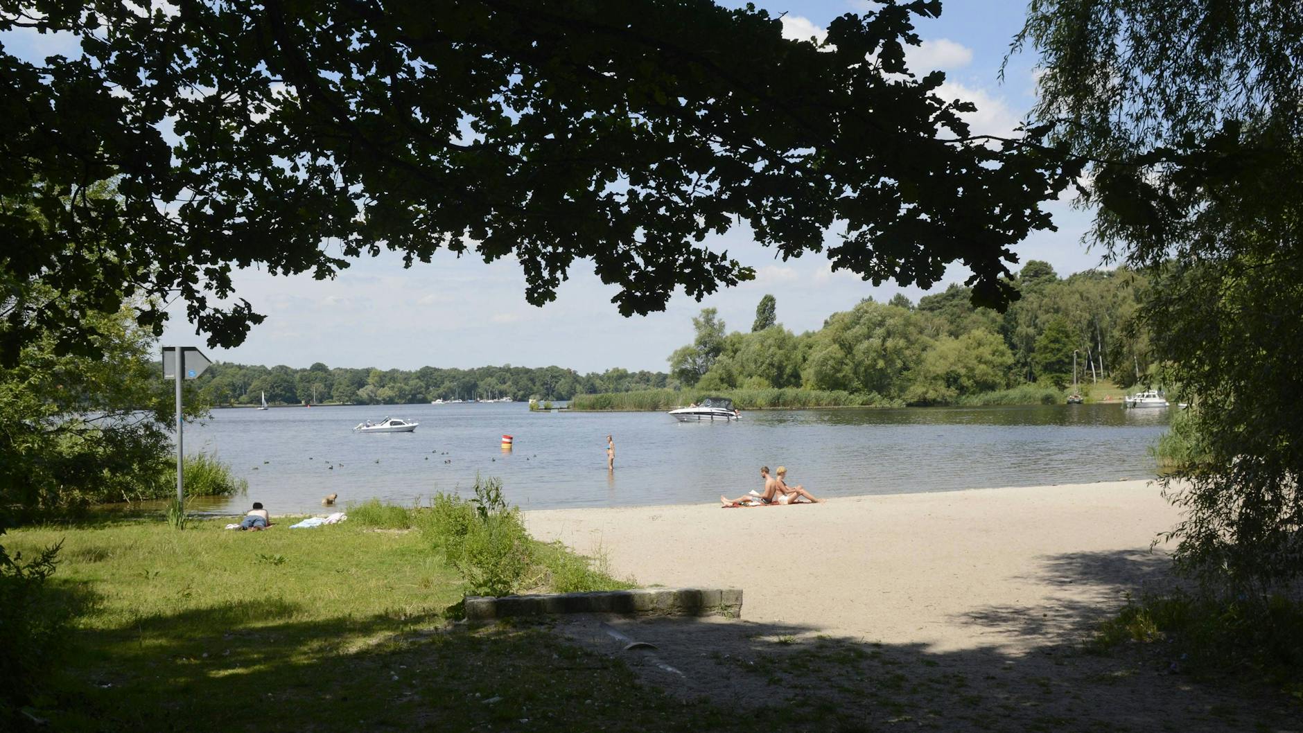 Auch an der Lieper Bucht an der Unterhavel rät das Landesamt vom Baden ab.