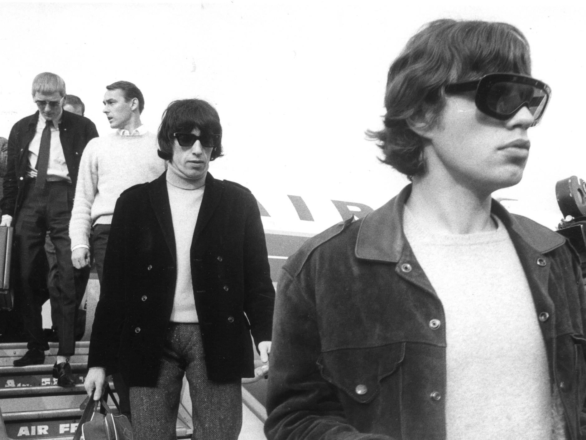 Erst kurz vor dem Konzert landeten die Stones um Frontmann Mick Jagger (vorne) auf dem Flughafen Tegel.