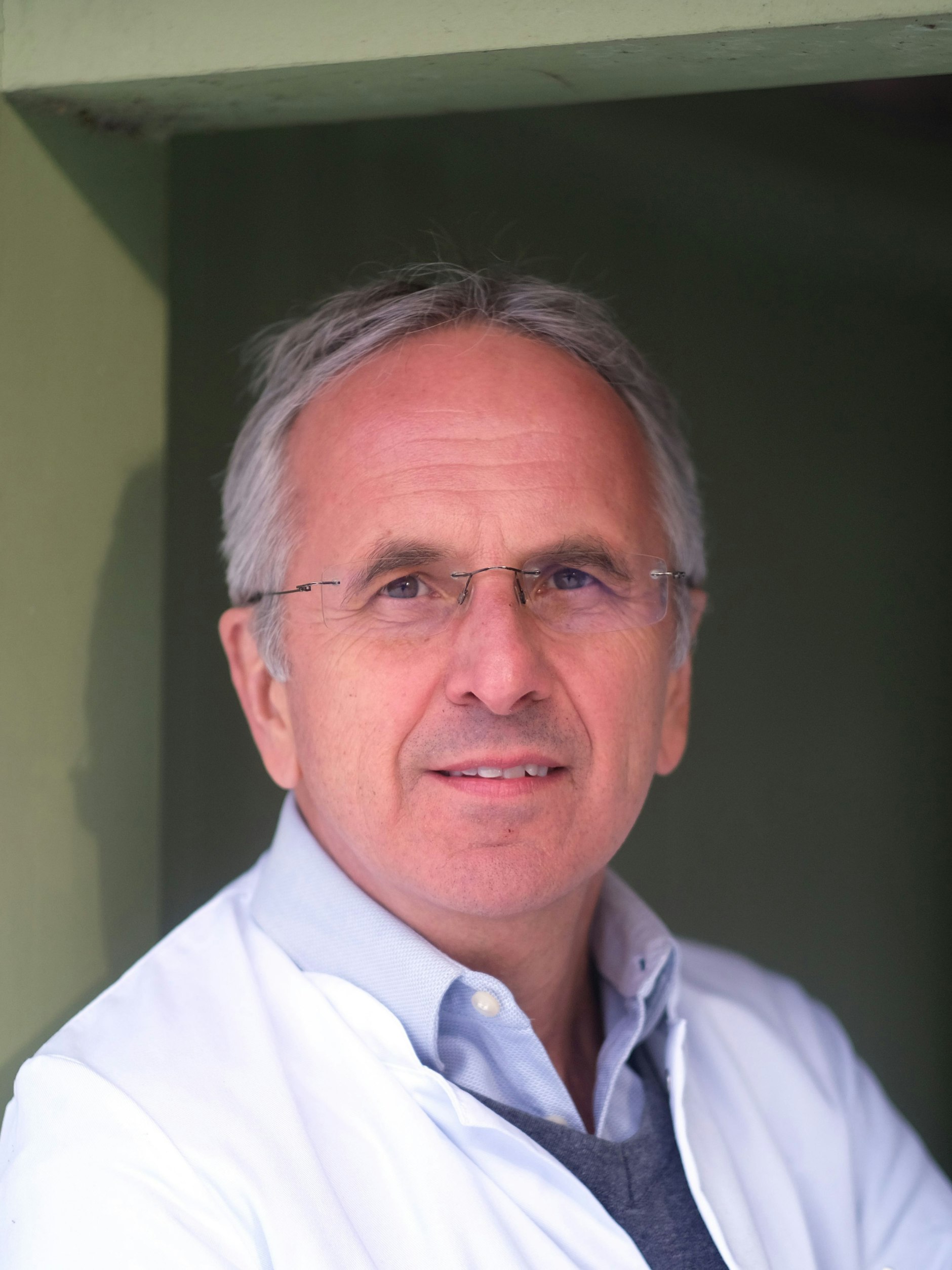 Chefarzt Andreas Michalsen erläutert das Pilotprojekt.