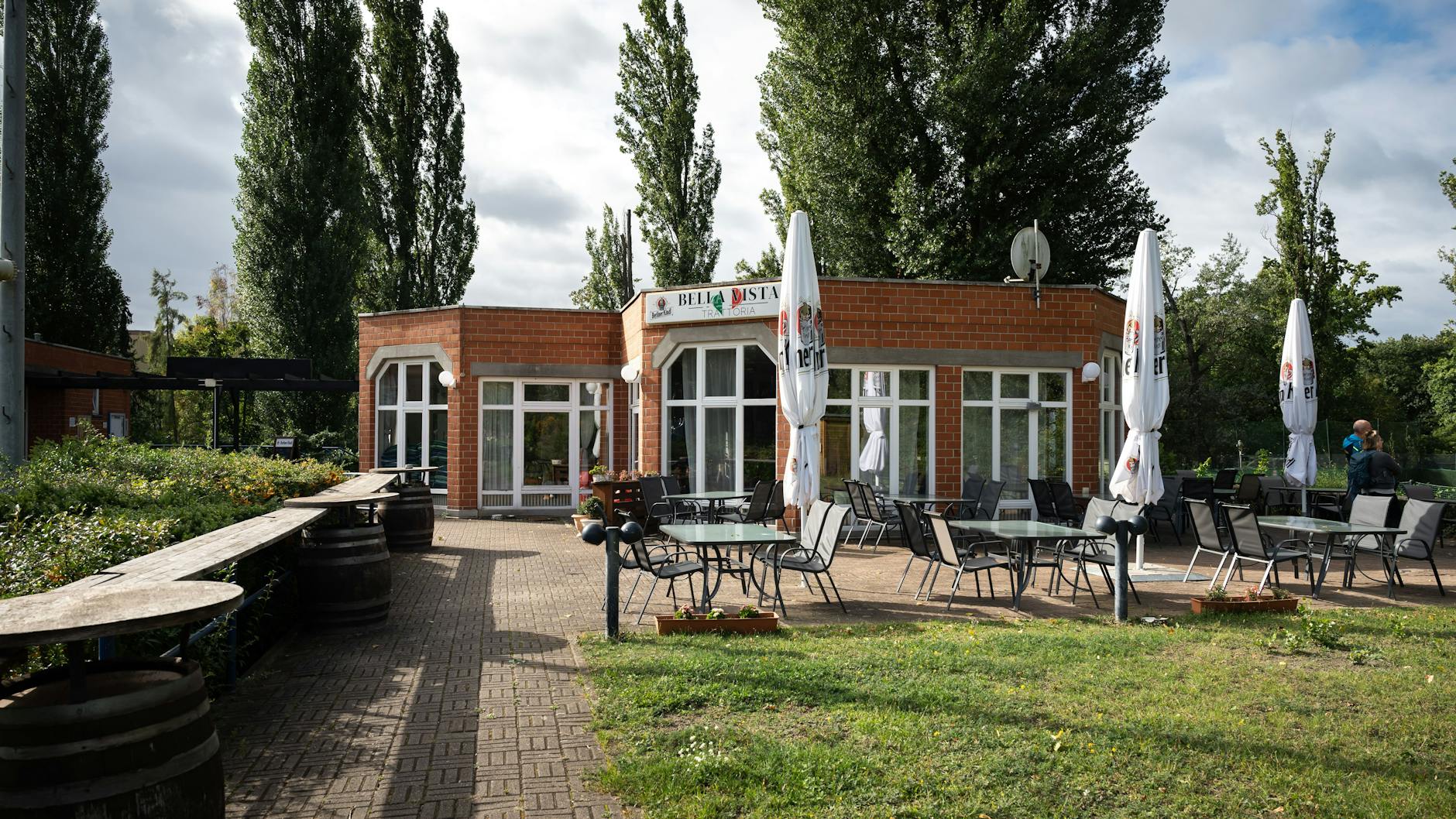 50 Prozent weniger Gäste im Vereinslokal gehen mit der Sperrung einher. Wirt Rocco kämpft ums Überleben seines Restaurants.