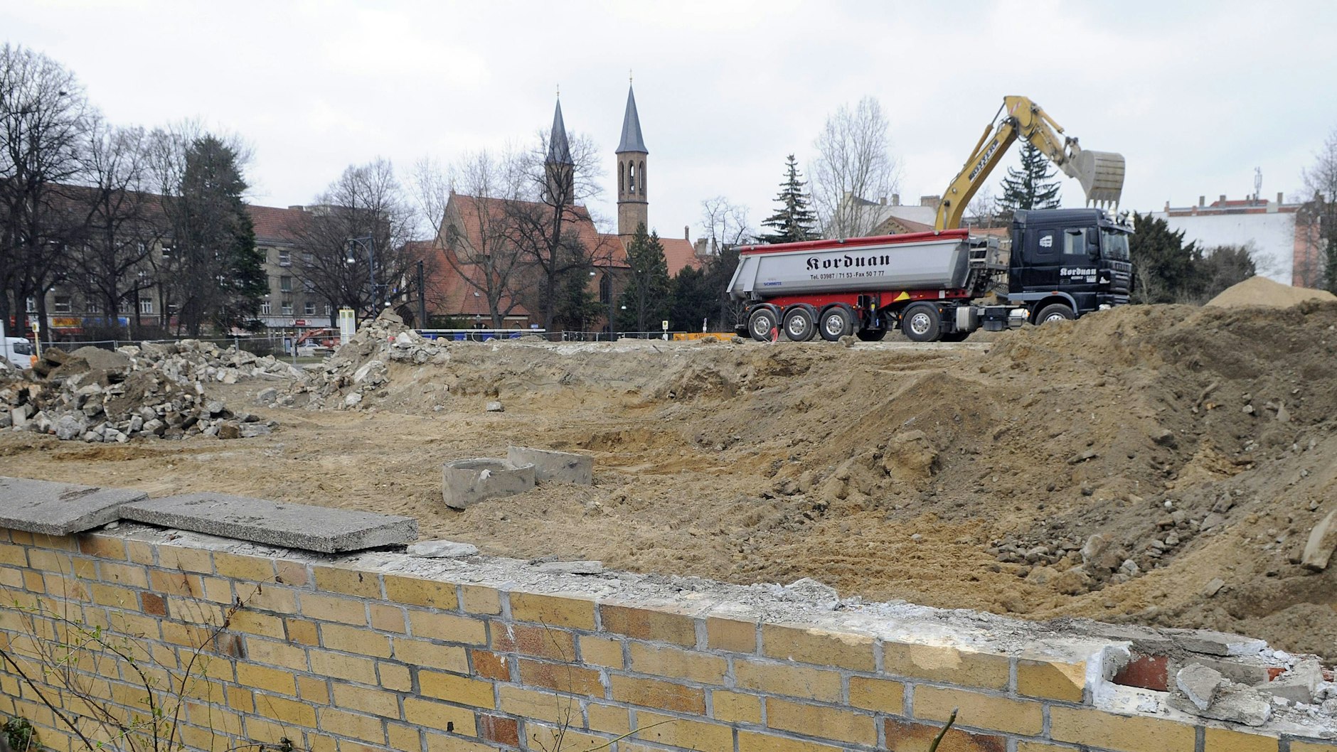 2012 wurde die HO-Kaufhalle an der Breiten Straße in Pankow abgerissen.