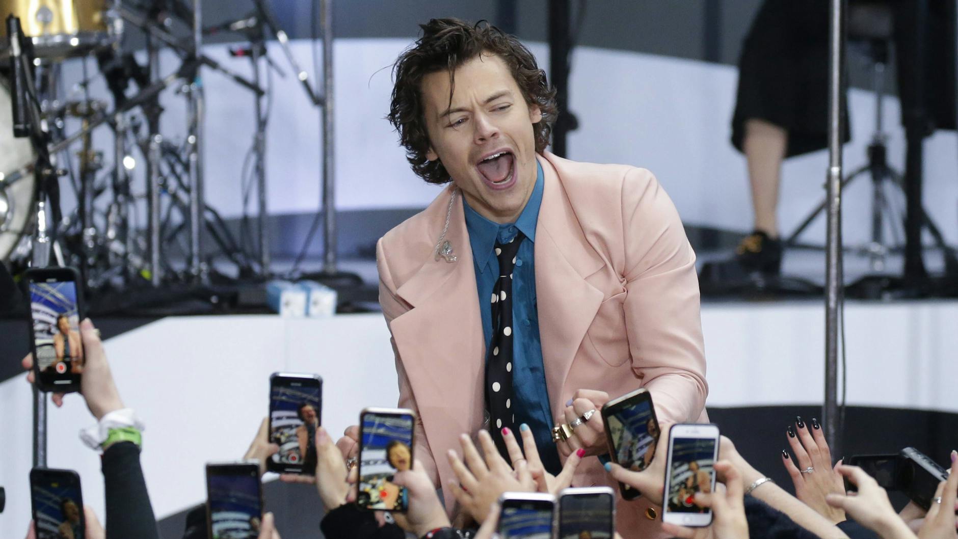 Harry Styles beeindruckt nicht nur als Popstar, sondern auch als Sportler.