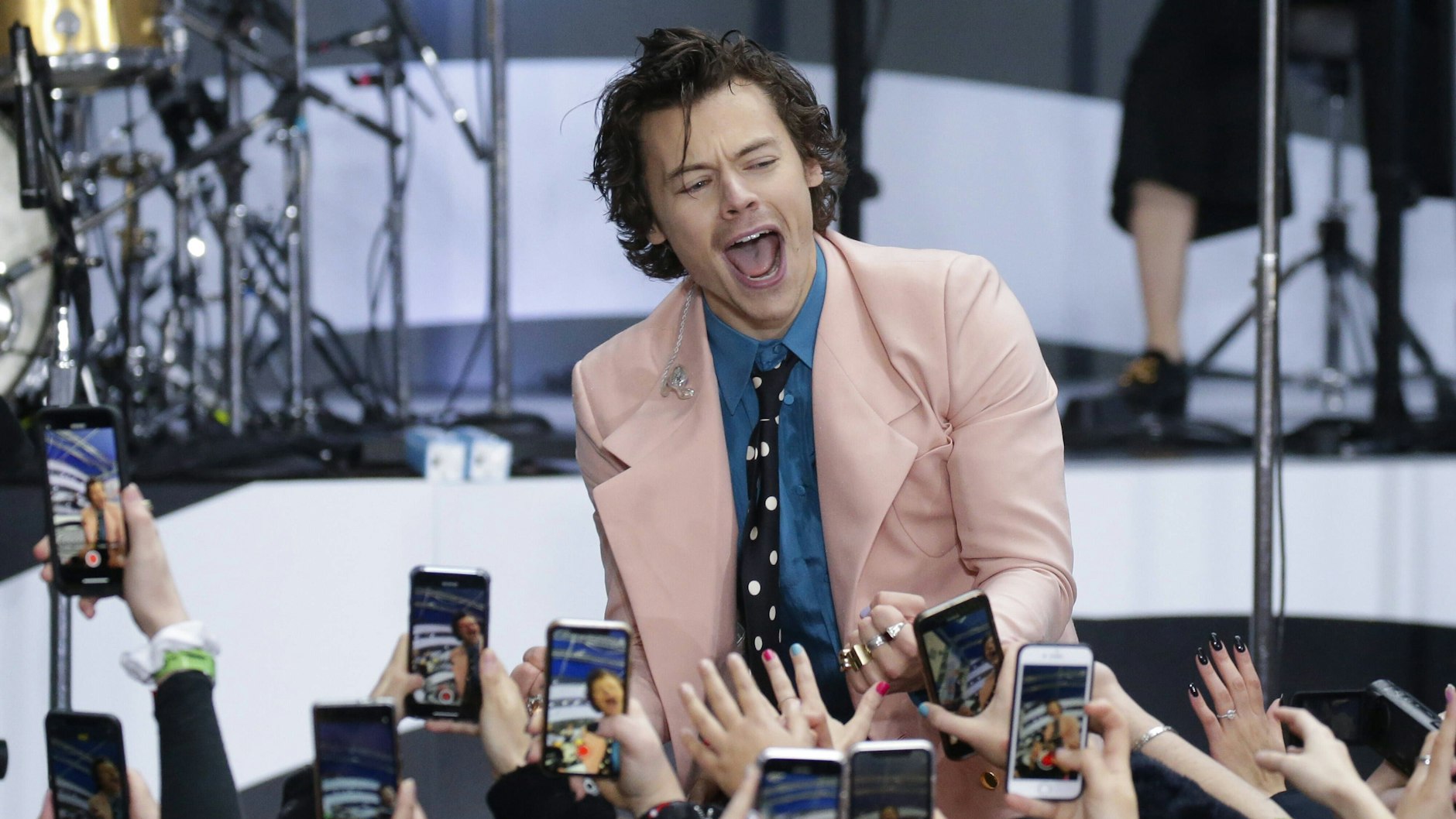 Harry Styles beeindruckt nicht nur als Popstar, sondern auch als Sportler.