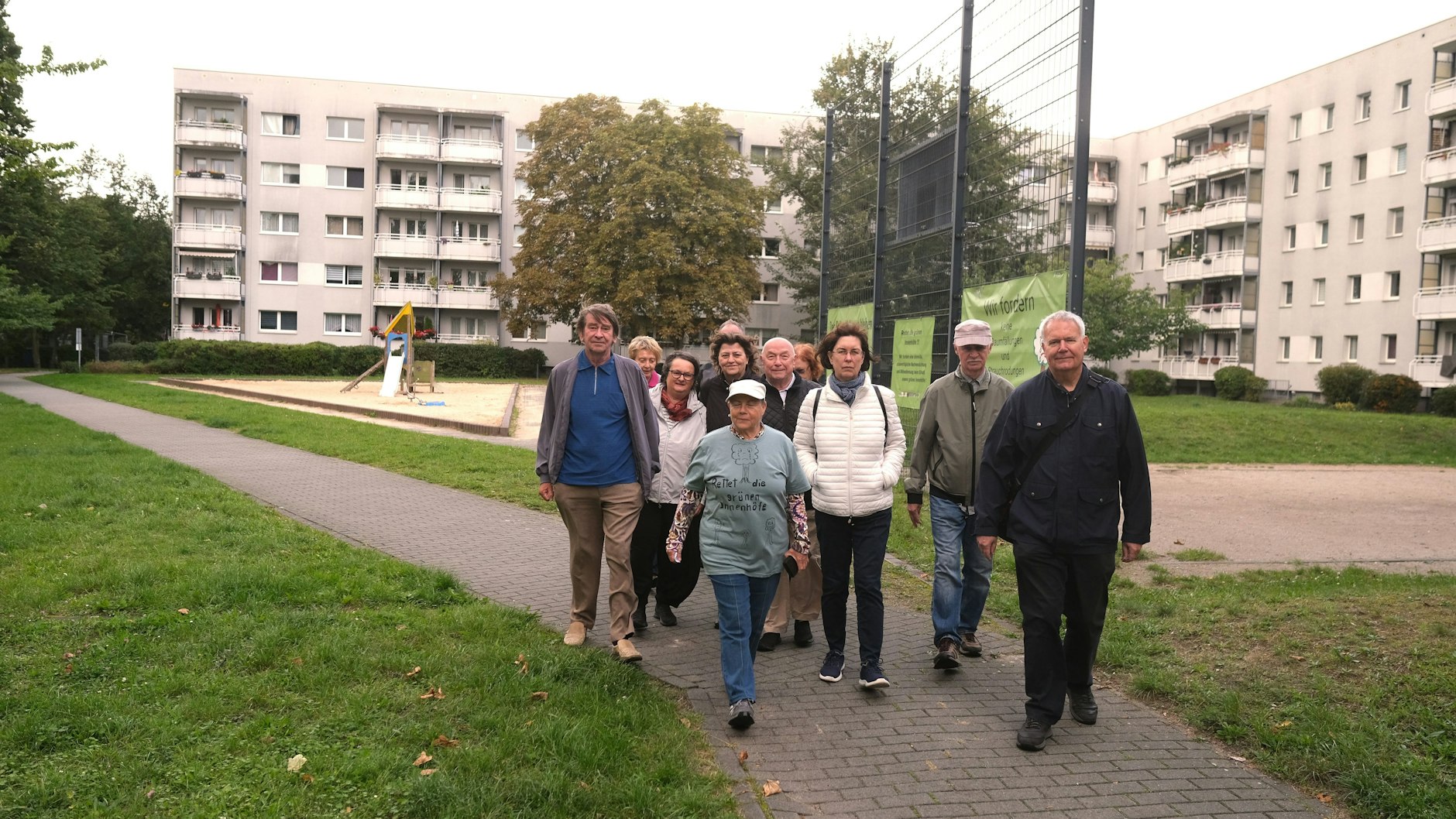 Die Mieterinitiative vom Joachimsthaler Carree: Auch dieser Teil des Innenhofes soll verändert werden. Der Spielplatz kommt weg.